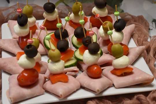 Kolorowe karnawałowe koreczki