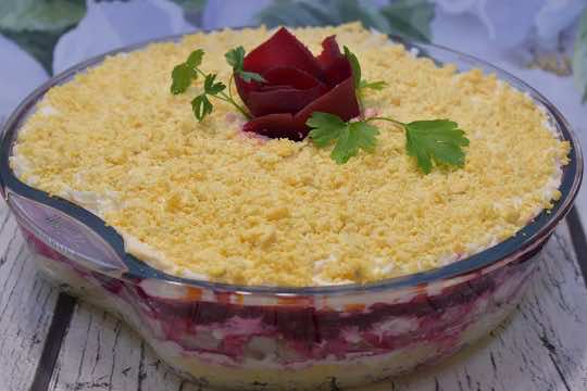 Wigilijna sałatka ze śledziem