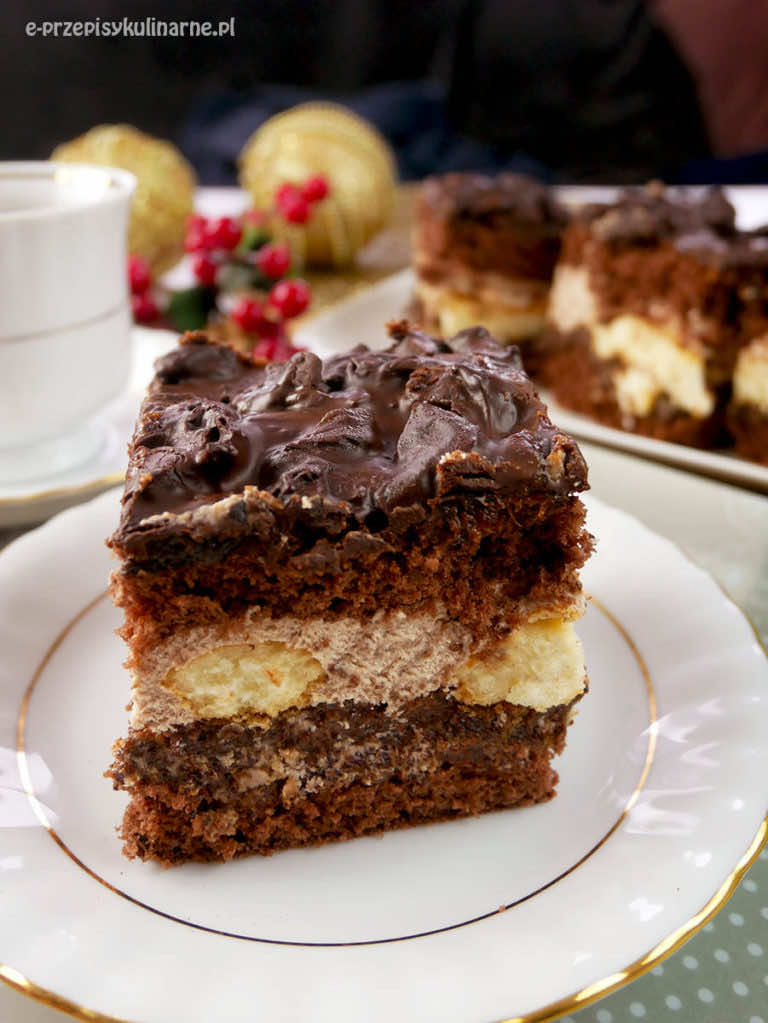 Ciasto Specjał Mikołajowej – biszkopt z makiem i śliwkami w czekoladzie