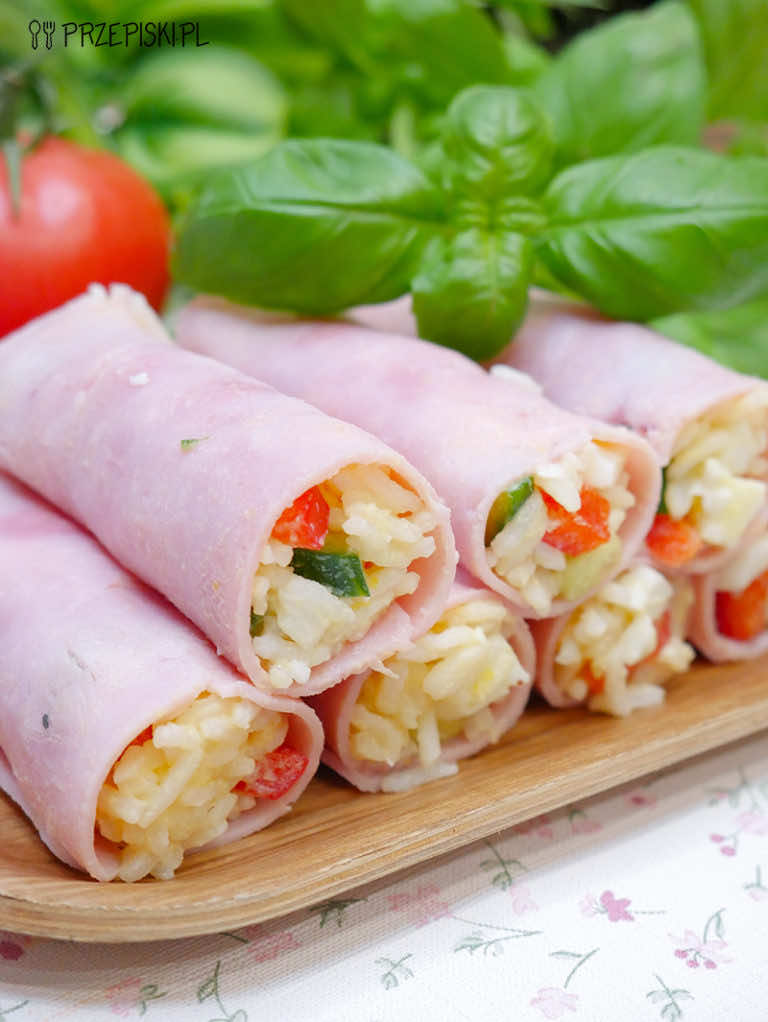 Zawijane roladki z szynki