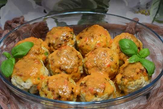 Kotlety ziołowe w sosie