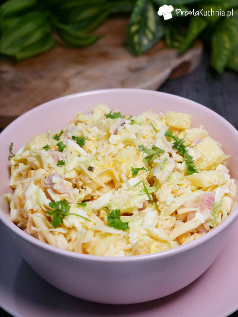 Pyszna sałatka z ananasa