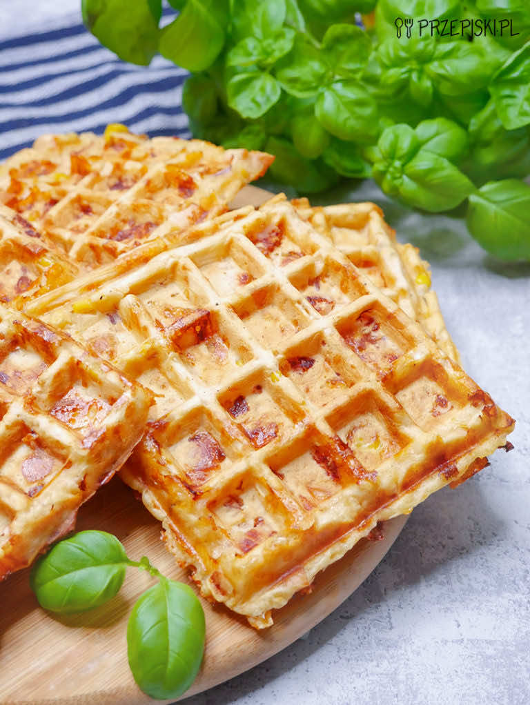 Wytrawne gofry z szynką i serem