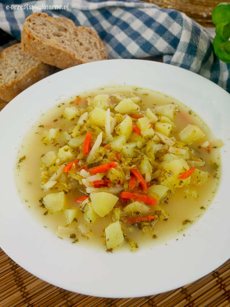 Zupa ogórkowa bez mięsa – szybki przepis