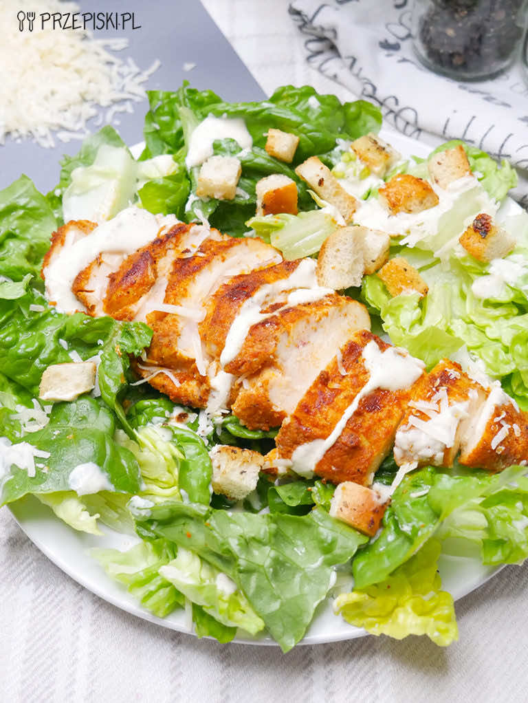 Sałatka cezar z kurczakiem