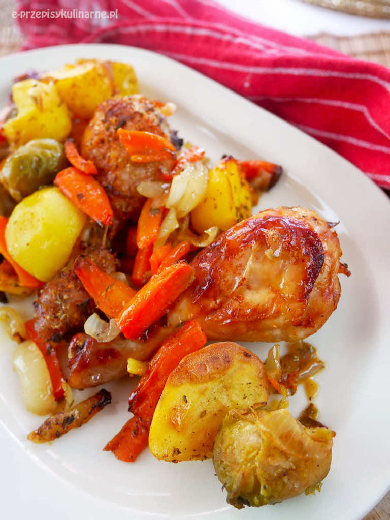 Udka z kurczaka pieczone z warzywami – prosty i pyszny obiad