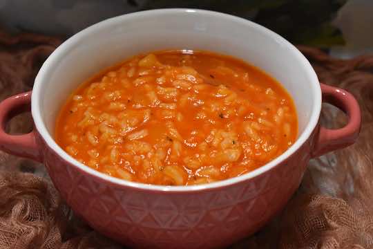 Zupa pomidorowa z ryżem