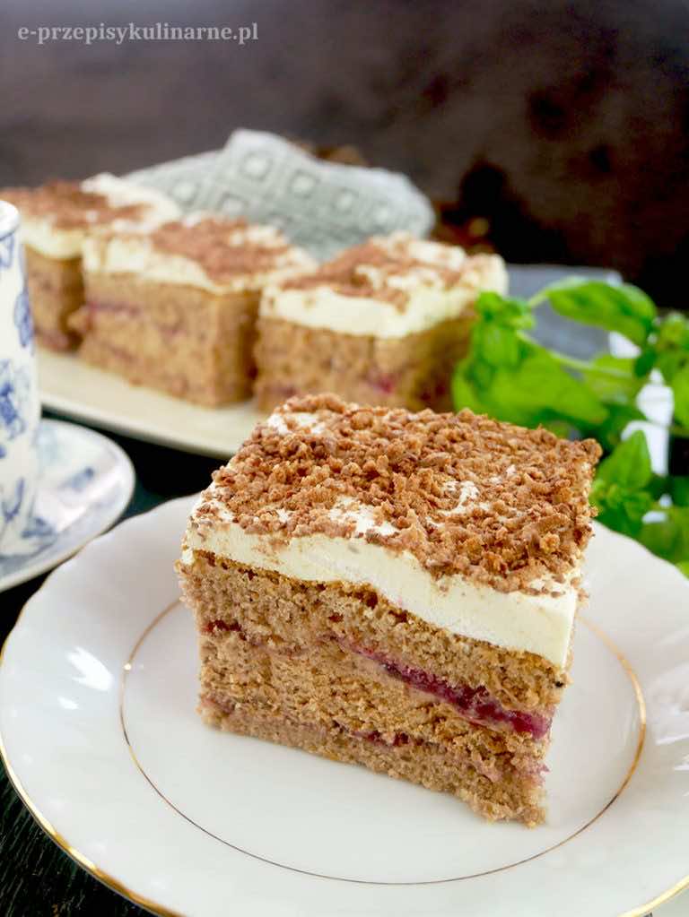 Ciasto Wyborowy Kasztanek – wyborny biszkopt z kremem i bitą śmietaną