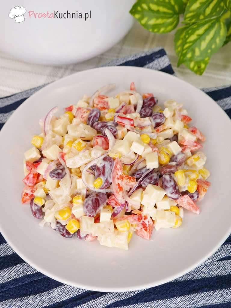 Sałatka meksykańska z serem żółtym