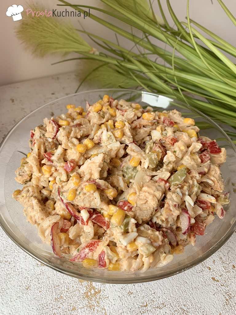 Sałatka z kurczakiem i rzodkiewką