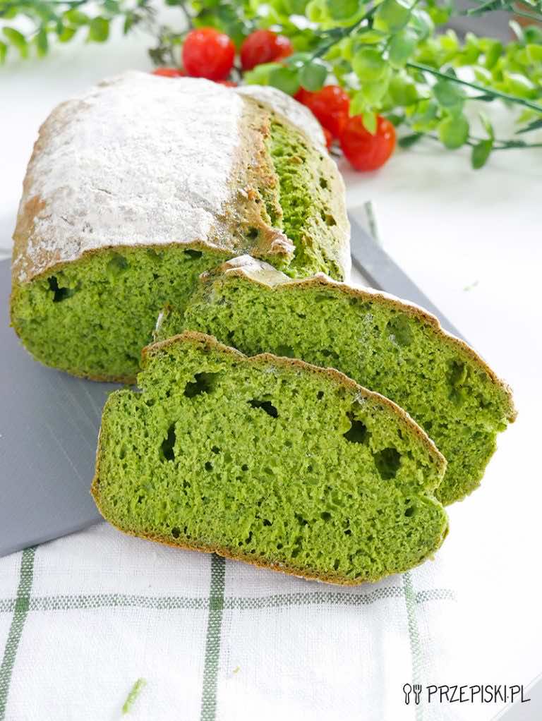 Zielony chleb szpinakowy