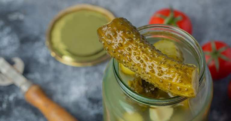 Jak kisić ogórki, aby były twarde?