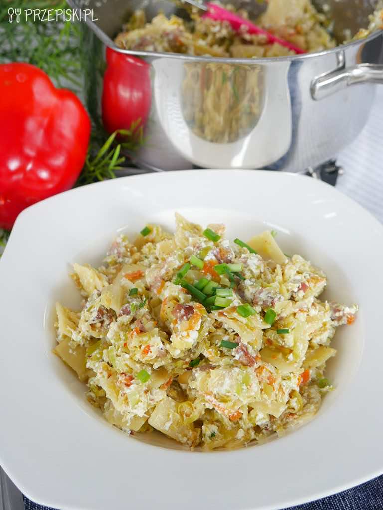 Łazanki z młodą kapustą i serem