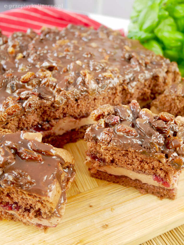 Ciasto Nocny Marek – rodzynkowiec z dużą ilością czekolady