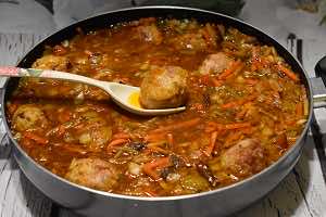 Pulpeciki z chińskimi warzywami