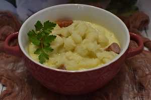 Zupa z kalafiora z kabanosami