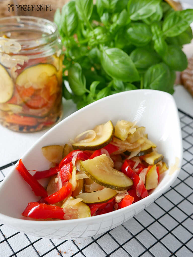 Sałatka z cukinii na zimę