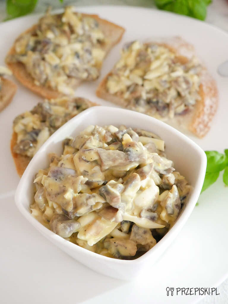 Pasta kanapkowa z pieczarek