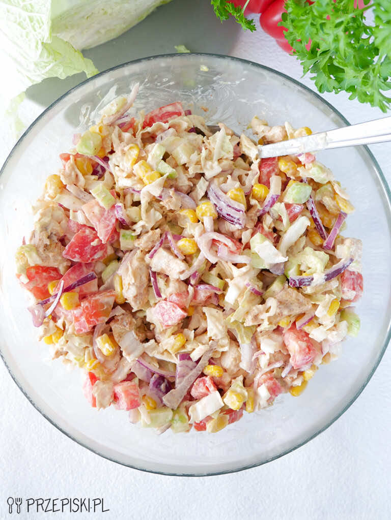 Sałatka z kurczakiem i warzywami