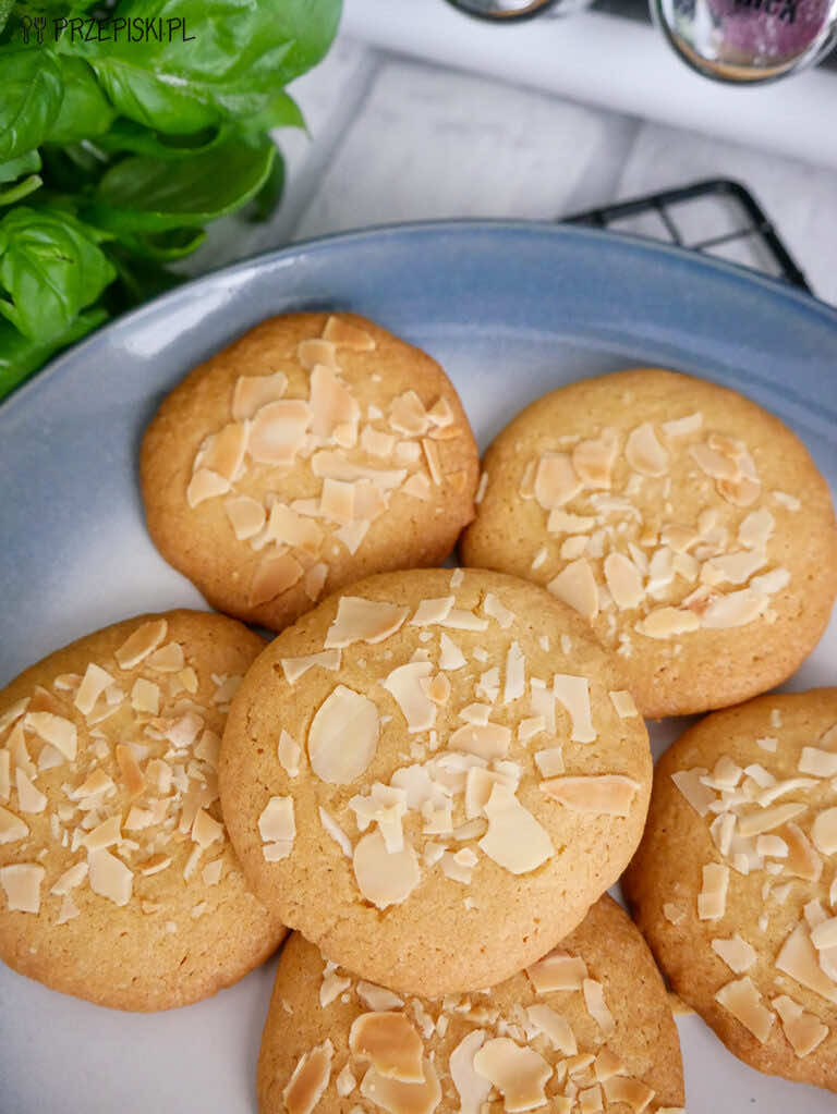 Kruche ciasteczka z migdałami