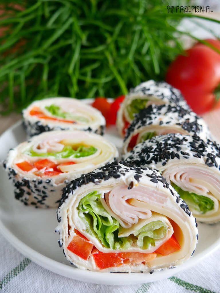 Roladki z tortilli w sezamie