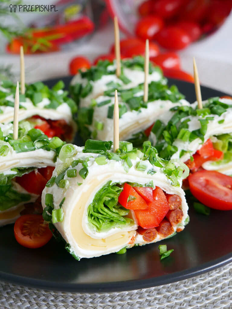 Roladki z tortilli w szczypiorku