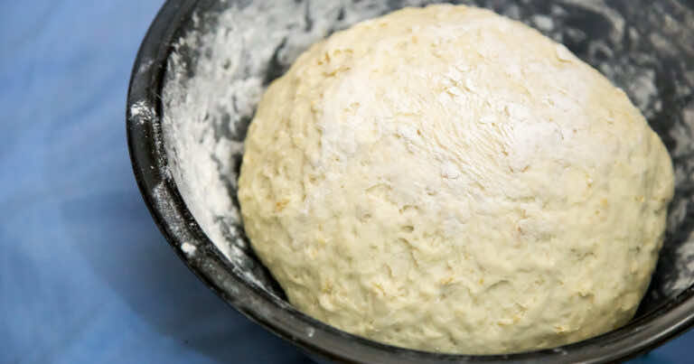 Przez ten błąd domowy chleb często nie wychodzi