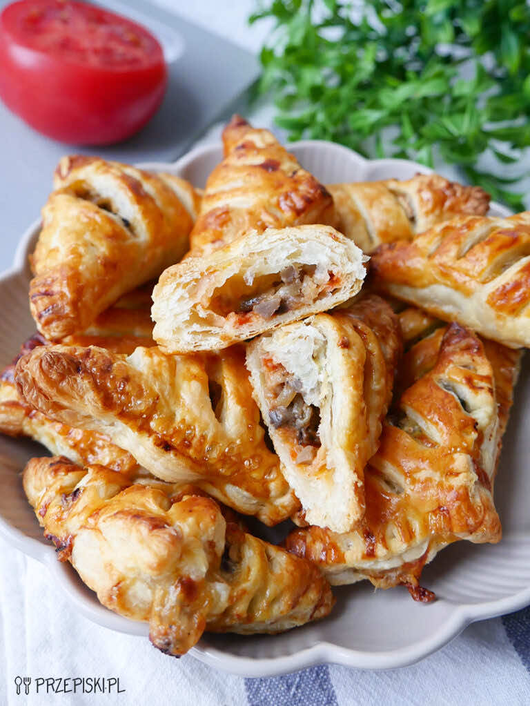 Francuskie trójkąty z pieczarkami