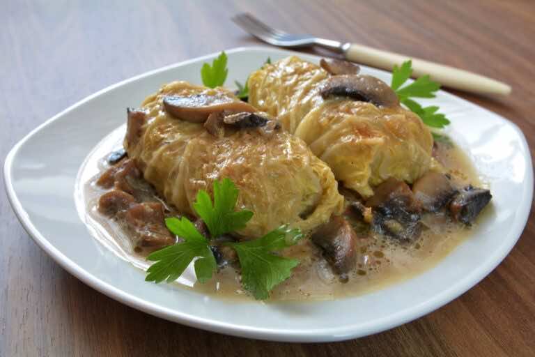Przepis na gołąbki w sosie pieczarkowym