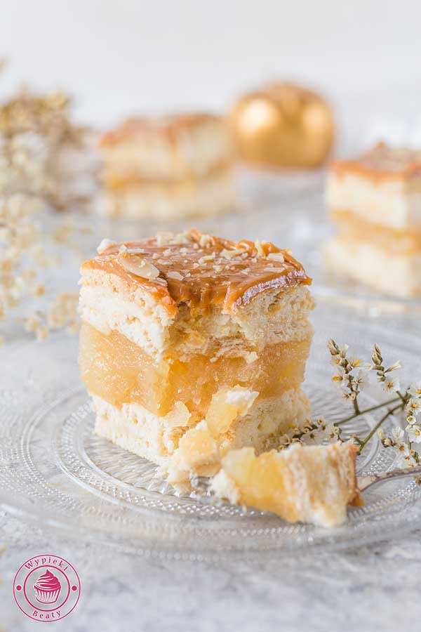 Kostka jabłkowa z kajmakiem