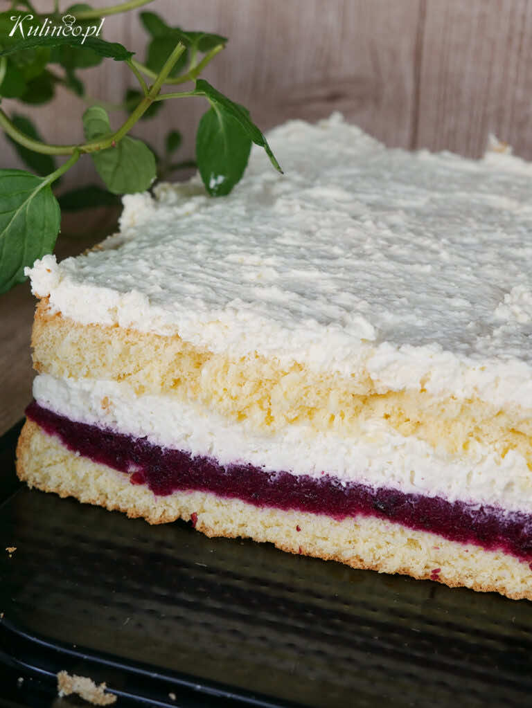 Ciasto z dżemem z czarnej porzeczki