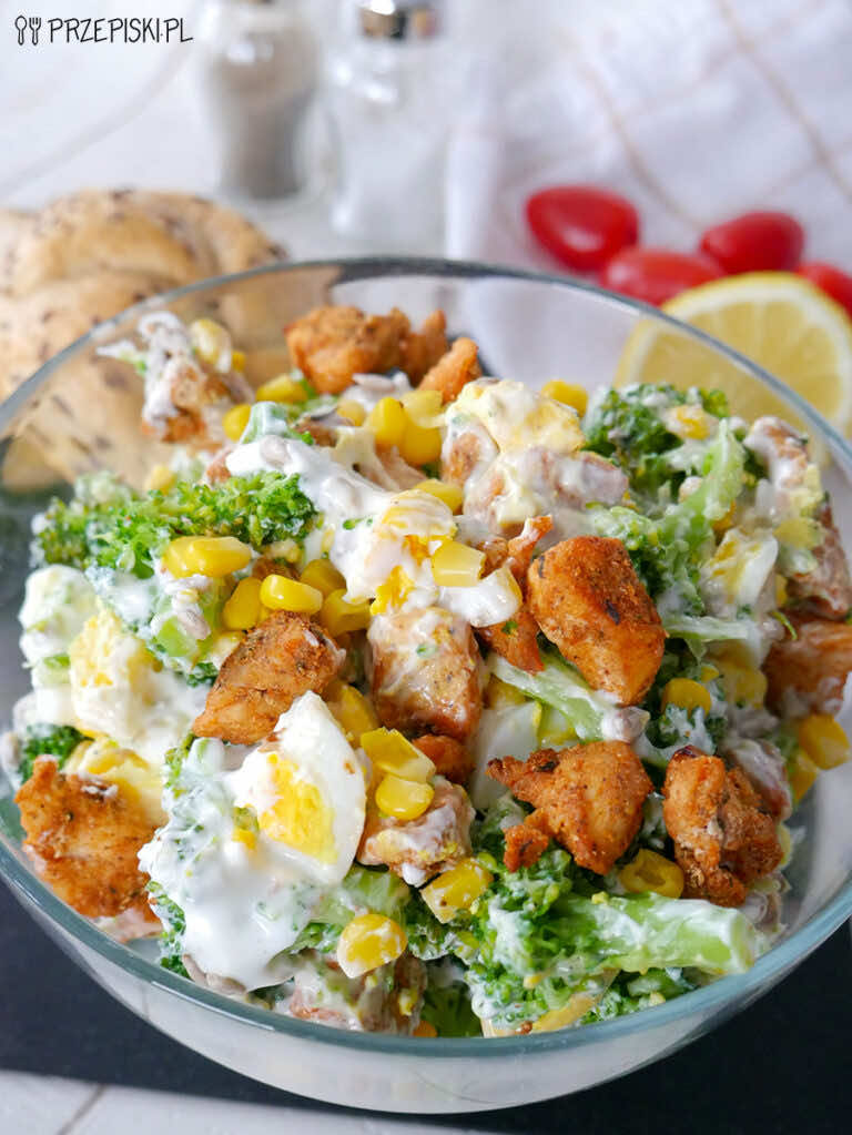 Sałatka z brokułem i słonecznikiem