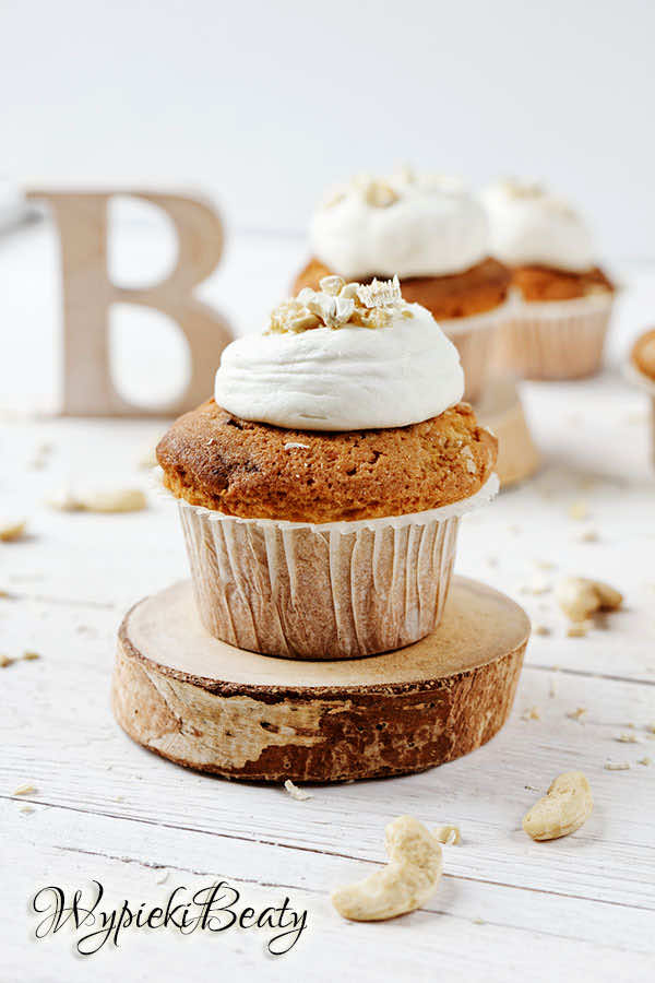 Babeczki blondie z kremem