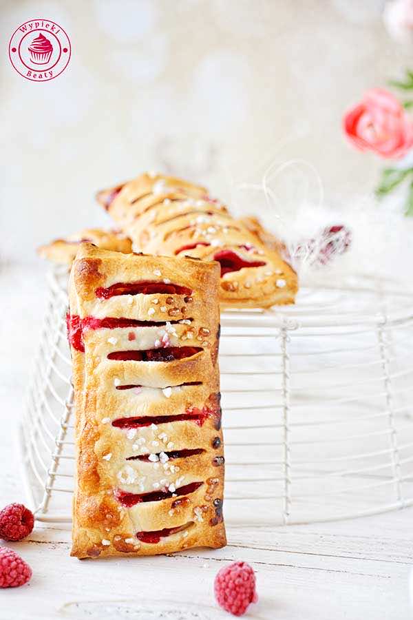 Francuskie ciastka z budyniem