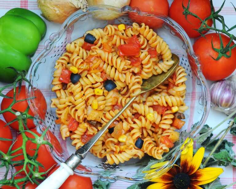 Świderki z pomidorami