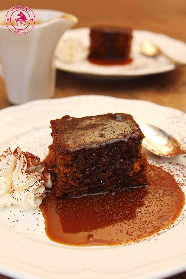 Ciasto sticky toffee pudding