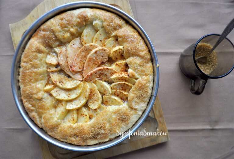 Jesienna, pijana szarlotka z konfiturą różaną