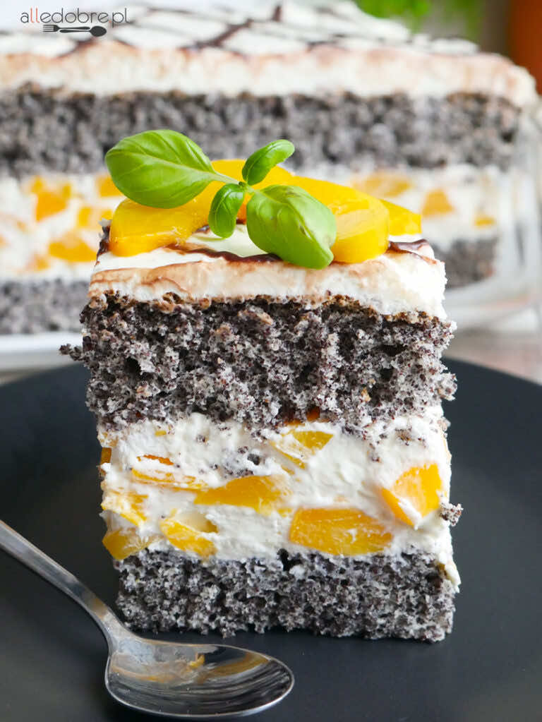 Ciasto makowe z brzoskwiniami