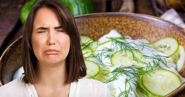 Mizeria jest gorzka? To przez jeden błąd podczas przygotowywania ogórków