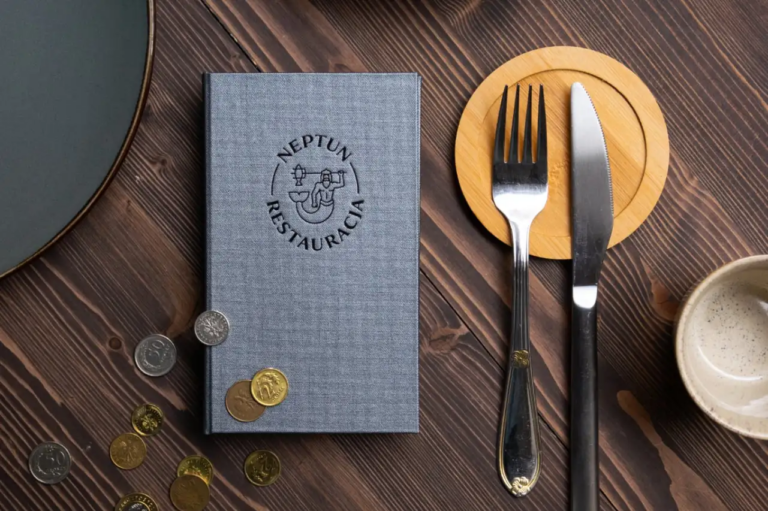 Czy wygląd menu może podnieść średni rachunek? Psychologia projektowania kart menu restauracji